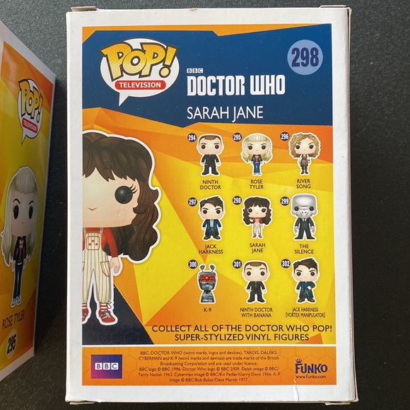 Doctor Who Rose Tyler and Sarah Jane Pop figures. 2 Rare figures. NIB - Picture 5 of 7